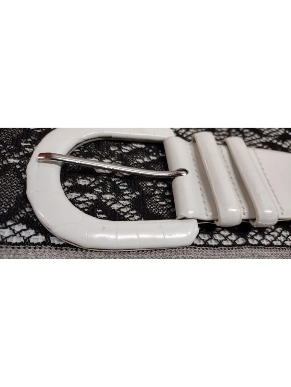 White Belt L XL Fashion Belt NEW White Crocodile Printed Faux Pleather Size 38+